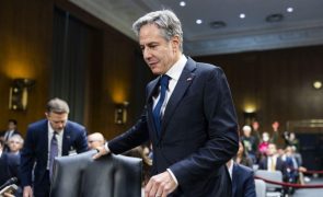 Ministros de cinco países árabes reúnem-se com Blinken hoje em Amã