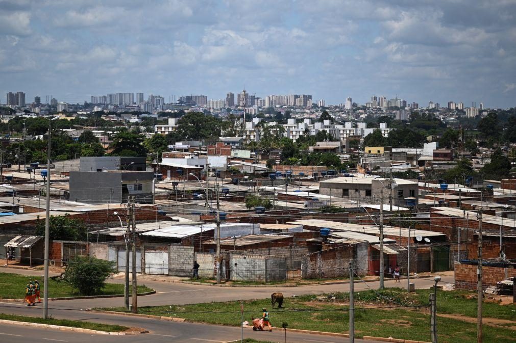 Mais de dois milhões de pessoas sem eletricidade devido a mau tempo no Brasil
