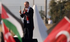 Presidente turco assume missão de salvar palestinianos da 
