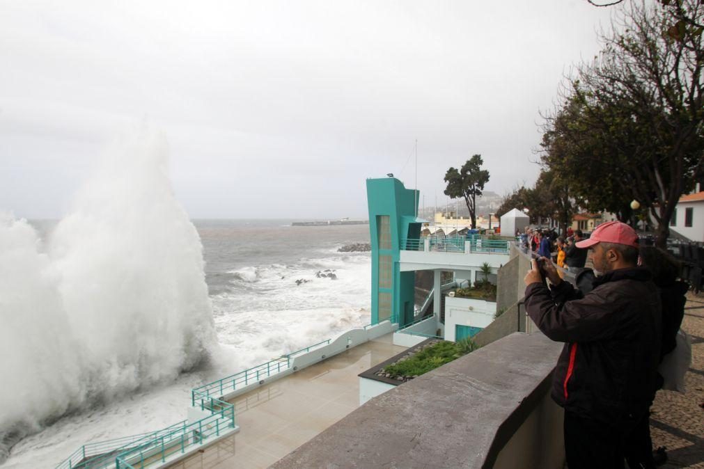 Aviso de agitação marítima forte para a Madeira novamente prolongado