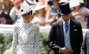 Kate Middleton - A peça emblemática que é uma clara homenagem à monarquia britânica