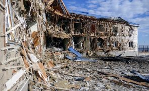 Cinco feridos em ataque russo a Odessa e infraestruturas portuárias