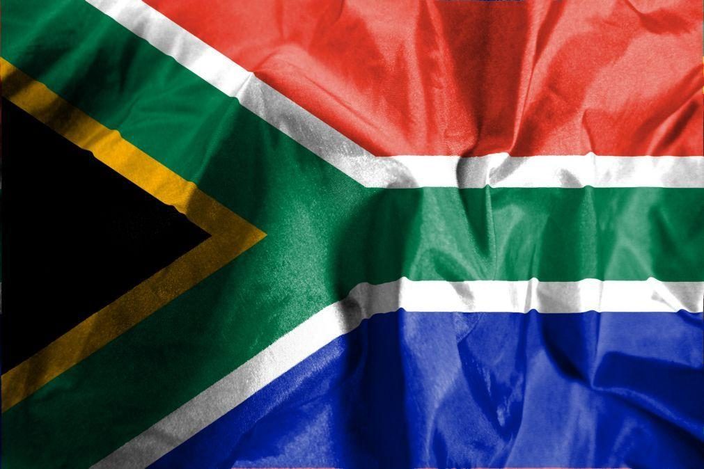 África do Sul chama para 