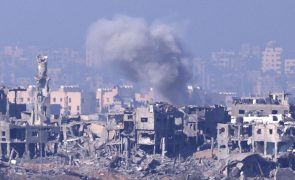 Bombardeamentos na Faixa de Gaza já fizeram mais de 10.000 mortos