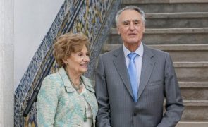 Maria Cavaco Silva Operada a tumor na cabeça, não esquece 
