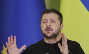 Ucrânia: Zelensky afasta possibilidade de eleições enquanto durar a guerra