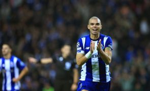 FC Porto vence Antuérpia e iguala FC Barcelona na Liga dos Campeões
