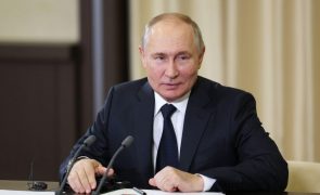 Putin assina decreto que autoriza permuta de ativos russos e estrangeiros congelados