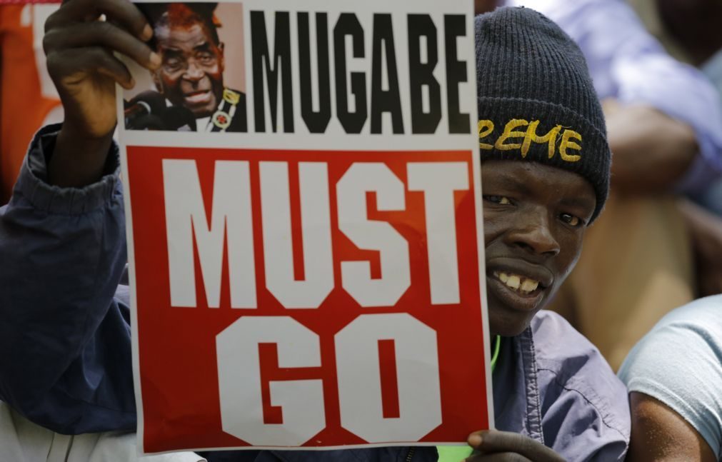 Justiça diz que ações militares contra Mugabe foram constitucionais