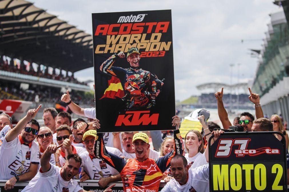 Pedro Acosta sagra-se campeão mundial de Moto2
