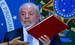 Presidente do Brasil aprova lei de quotas raciais e sociais em universidades