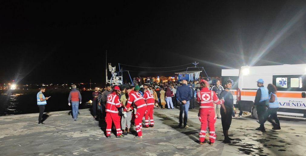 Chegam 1.200 migrantes à ilha italiana de Lampedusa nas últimas 24 horas