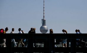 Economia alemã contrai 0,3% este ano e cresce 0,8% em 2024