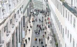 Mais 70% dos portugueses cortam gastos diários
