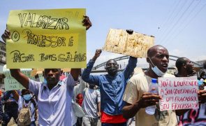 Professores angolanos vão protestar contra agressões de alunos e encarregados de educação