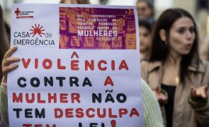Centenas manifestam-se em Lisboa contra a violência sobre as mulheres