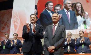 PSD/Congresso: Cavaco Silva marca presença surpresa e recebe maior ovação