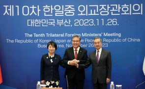 Seul, Tóquio e Pequim comprometem-se a restaurar e normalizar cooperação o mais rapidamente possível