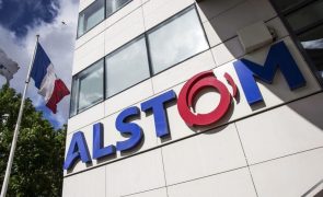 Franceses da Alstom vencem concurso para fornecer 117 comboios à CP