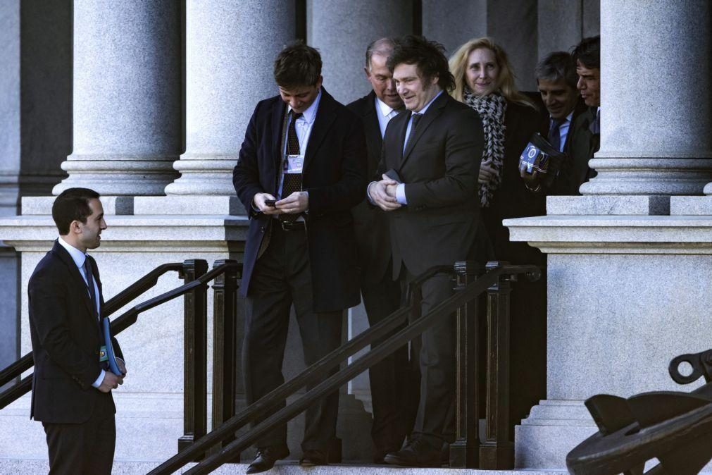 Presidente eleito da Argentina reúne-se com comitiva de Biden em Washington