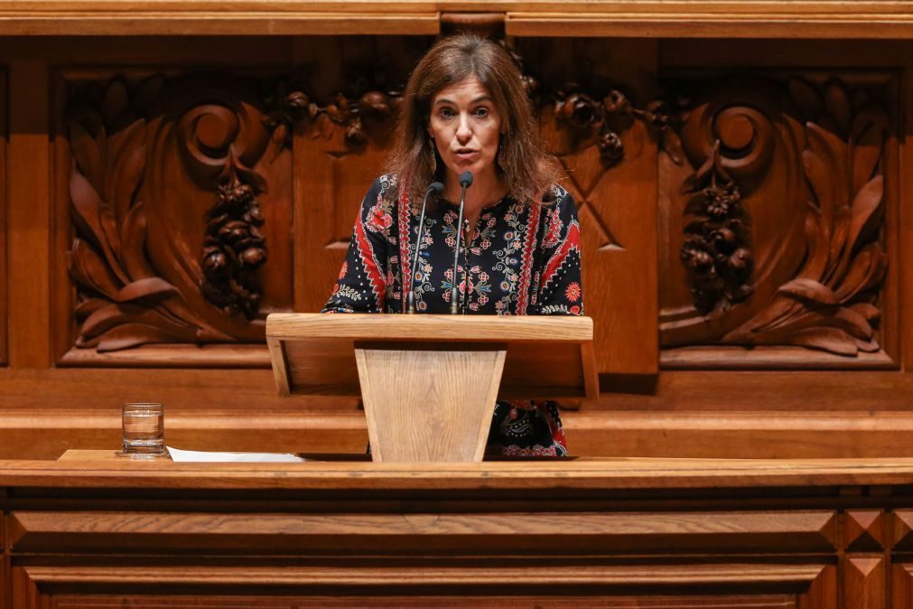 CDS condena devoluções em
