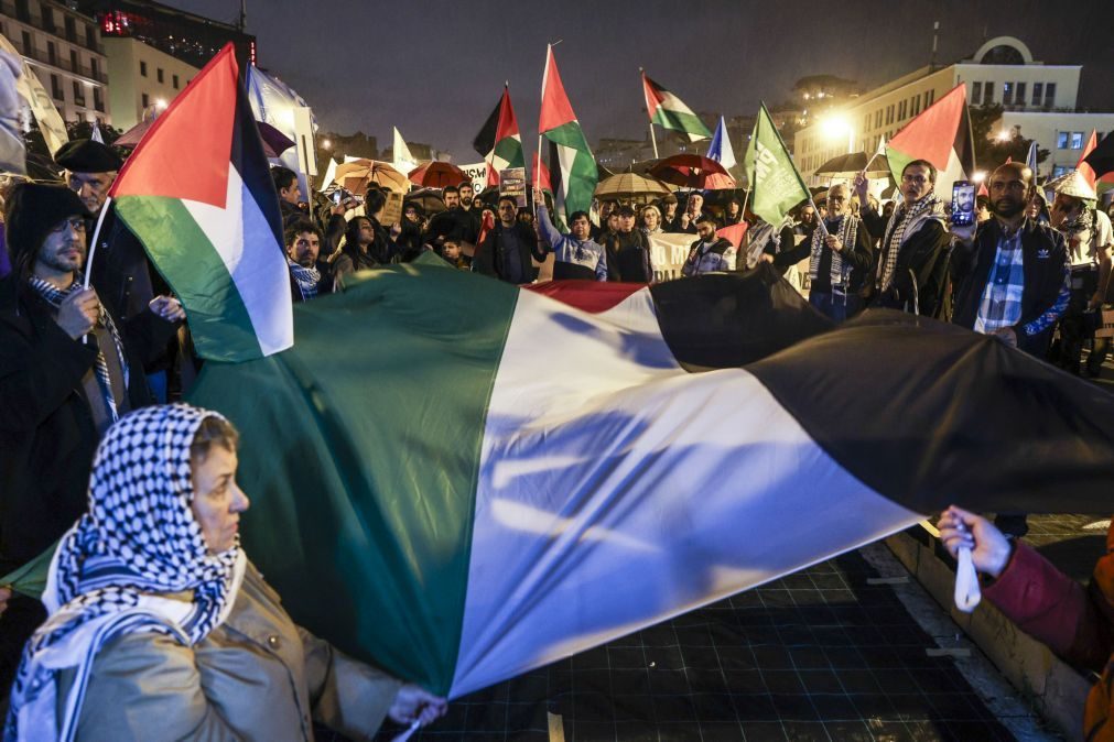 Centenas de pessoas nas ruas de Lisboa em solidariedade com palestinianos