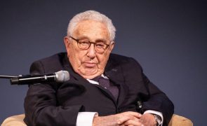 Ex-Presidente dos EUA George Bush e outros republicanos lamentam morte de Kissinger