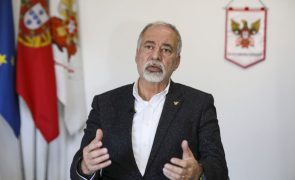 Liga dos Bombeiros Portugueses entrega carta de protesto no Ministério da Saúde