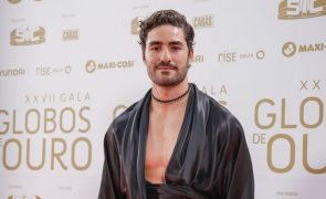 José Condessa Farto de rótulos: 