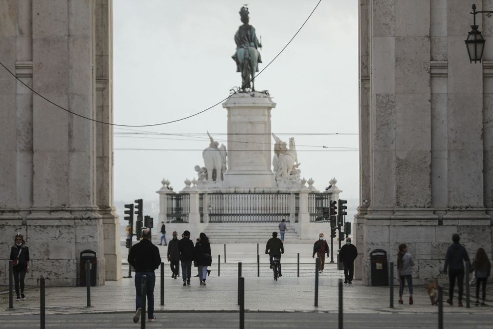 Portugueses querem regularização de imigrantes e criticam falta de controlo - estudo