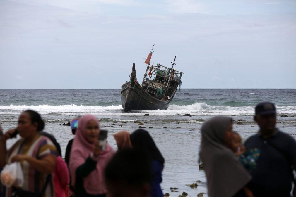 ONU pede resgate urgente de centenas de rohingyas à deriva no mar