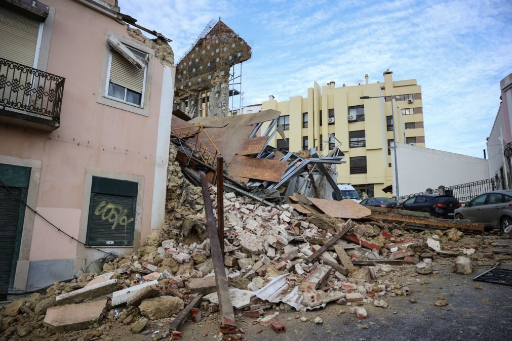 Idosos feridos após derrocada de prédio em Lisboa em observação no hospital