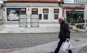 Algés espera por intervenção em ribeira para ajudar sistema de comportas um ano após cheias