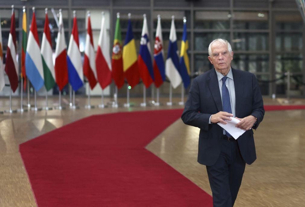 Borrell critica Orbán por querer cortar apoio à Ucrânia e insiste que é preciso aumentá-lo