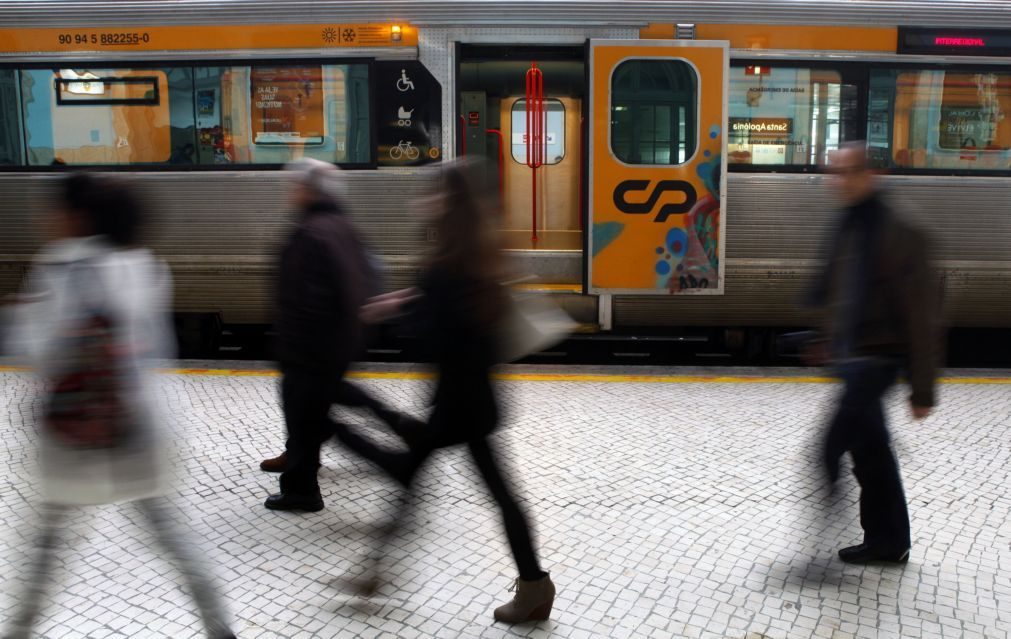 Noite de Santo António com mais comboios e metros