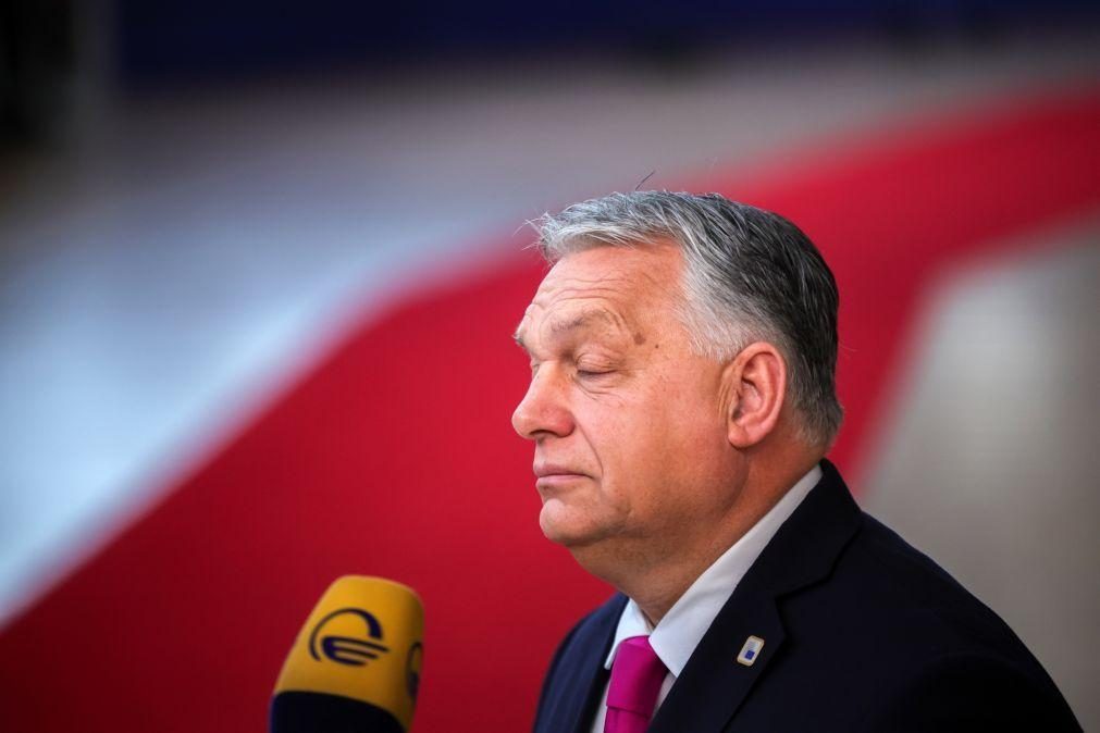 PM húngaro critica 