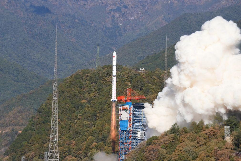 China lança veículo espacial experimental reutilizável para testar tecnologia