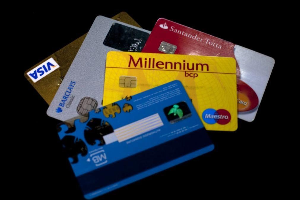 Clientes terão de ter cartão bancário para fazer pagamentos de serviços a partir de janeiro