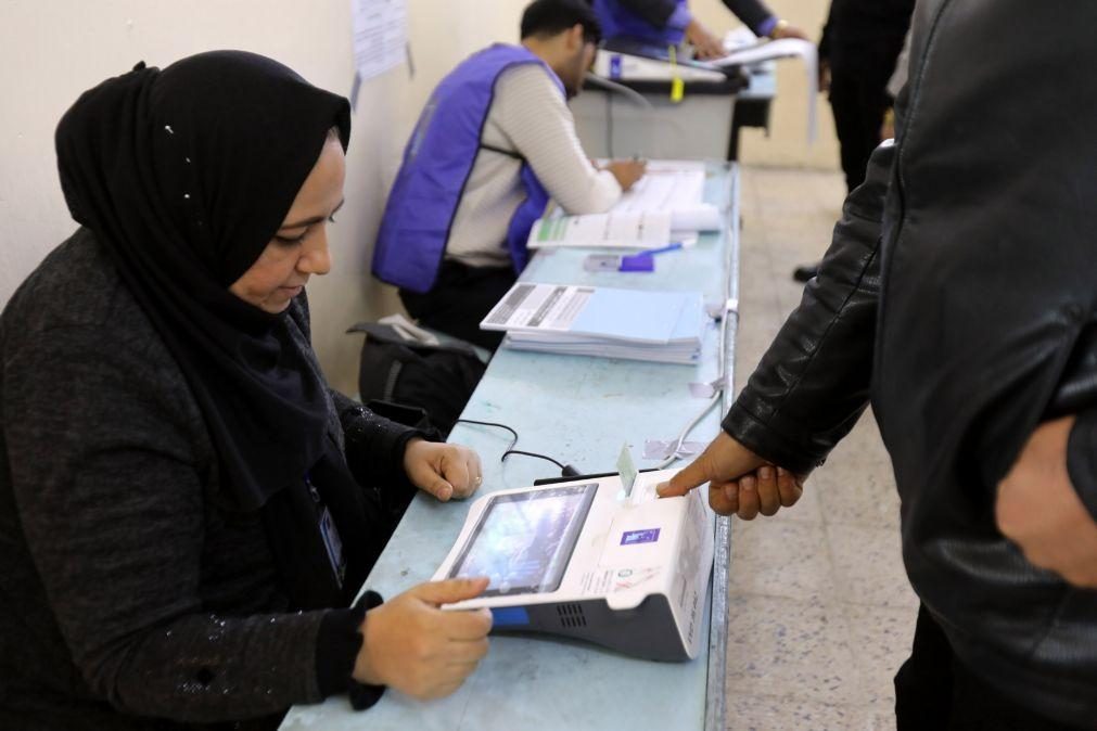 Apatia e preocupações com violência em primeiras eleições provinciais no Iraque numa década