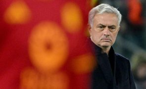 José Mourinho diz que não sairá da Roma por sua iniciativa