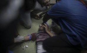 Jovem palestiniano morto a tiro na Cisjordânia e Hamas conta 110 mortos na Faixa de Gaza