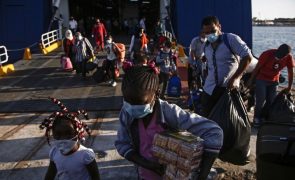 Grécia tenciona regularizar 30.000 migrantes por falta de mão de obra