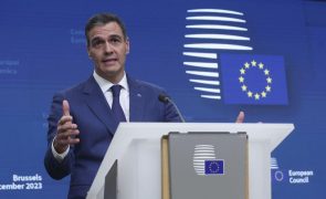 Pedro Sánchez defende que António Costa ainda tem futuro na política europeia