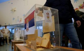 Eleições na Sérvia vão ser repetidas em 30 assembleias de voto