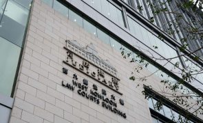 Seis meses de prisão para sindicalista de Hong Kong por esconder telefone e computador