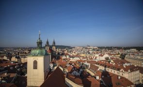 Mortos e feridos em tiroteio na Universidade de Praga