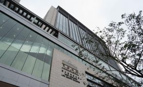 Tribunal de Hong Kong mantém acusação de sedição contra editor Jimmy Lai