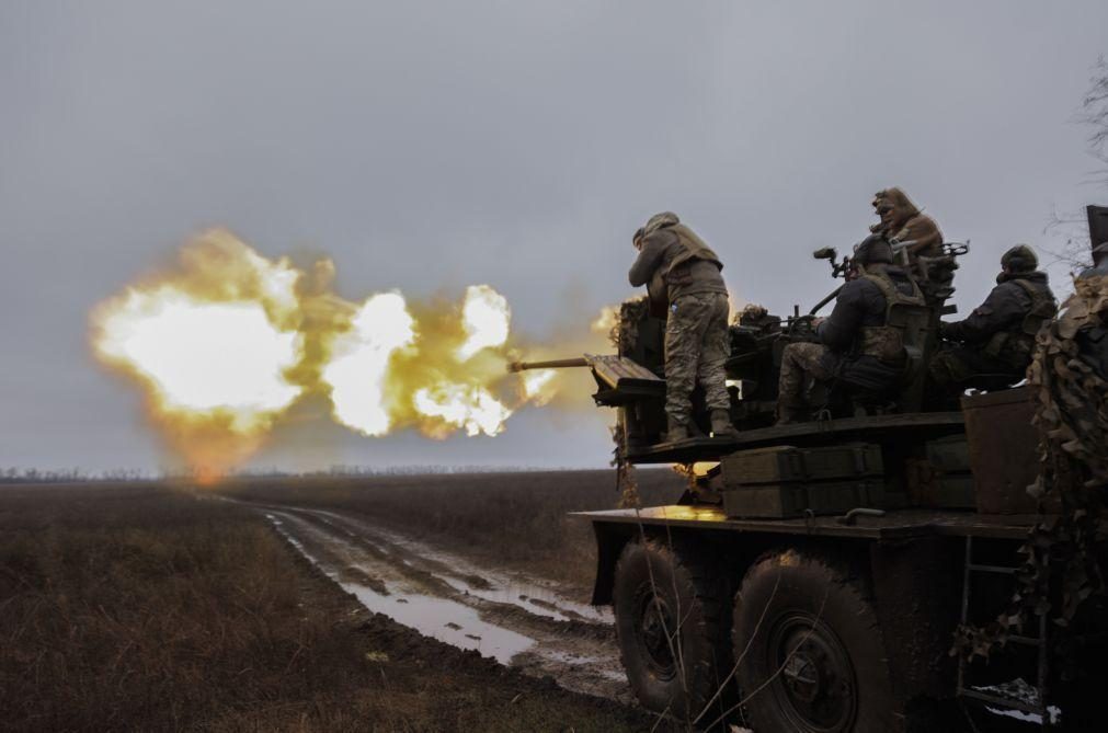 Ucrânia: Autoridades recuperam corpos de 66 soldados mortos em combate