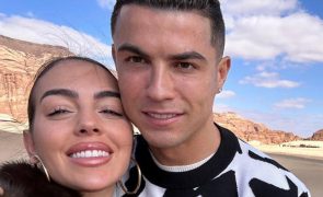 Georgina Rodriguez Mostra que Pai Natal já 'passou' pela casa de Cristiano Ronaldo