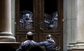 Pelo menos 38 detidos em protestos na Sérvia por alegadas fraudes nas eleições